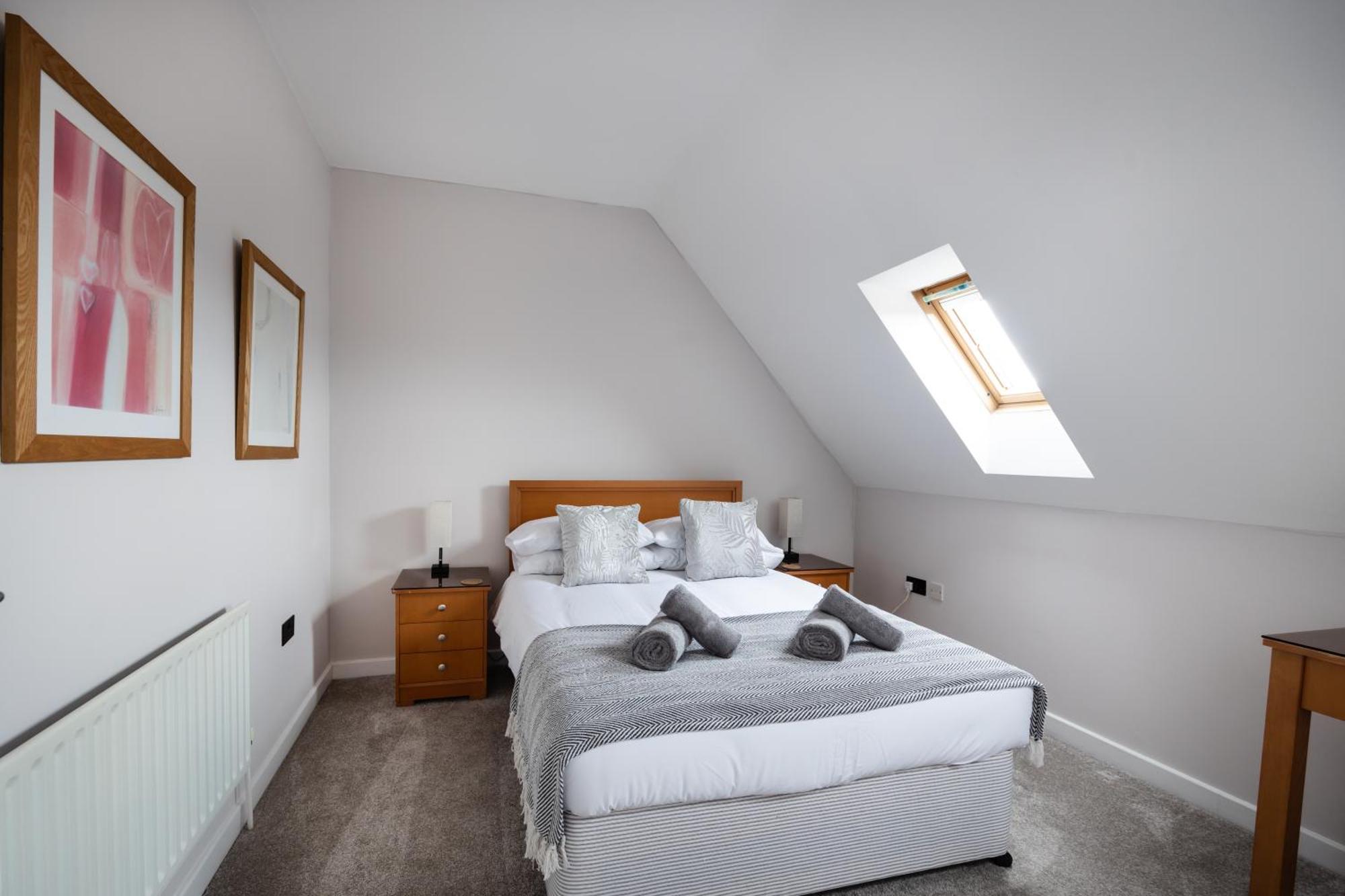 Deluxe 3br, Free Parking, Near Town Center *